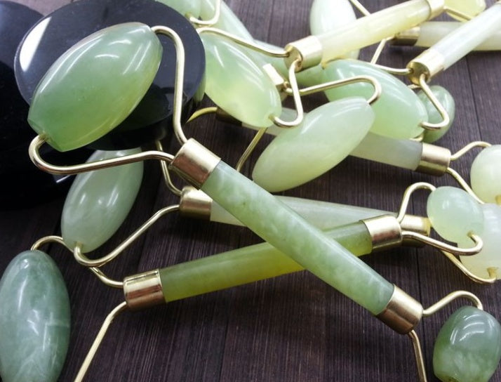 Jade Facial Massage Roller – product image 1